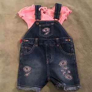 Bongo 2pc. Overall and top.